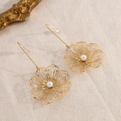 Pendientes colgantes de flores finas con perla