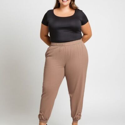 Pantalón beige con cordones de talla grande (B131)