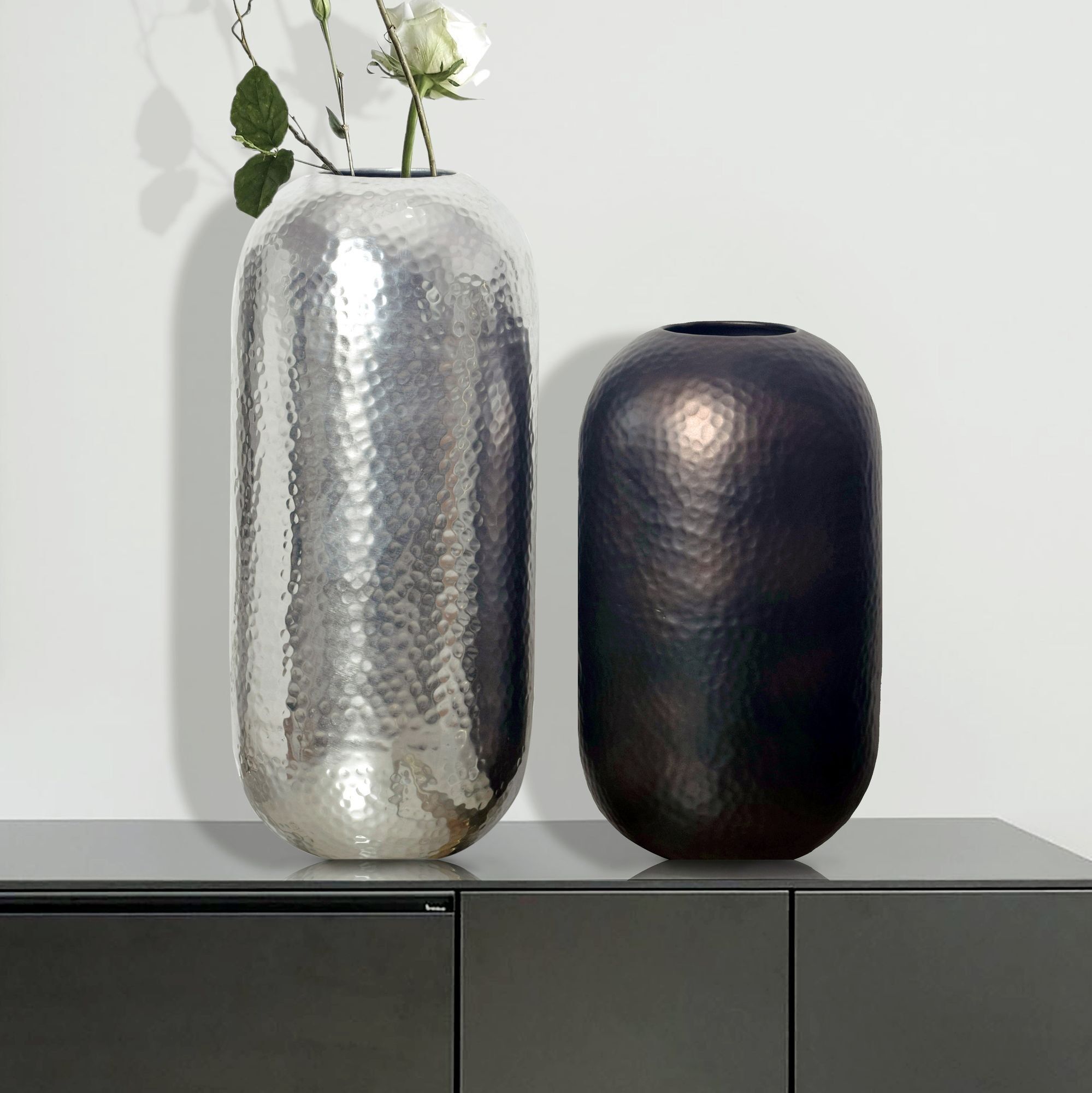 Ensemble de 2 vases en argent et bronze