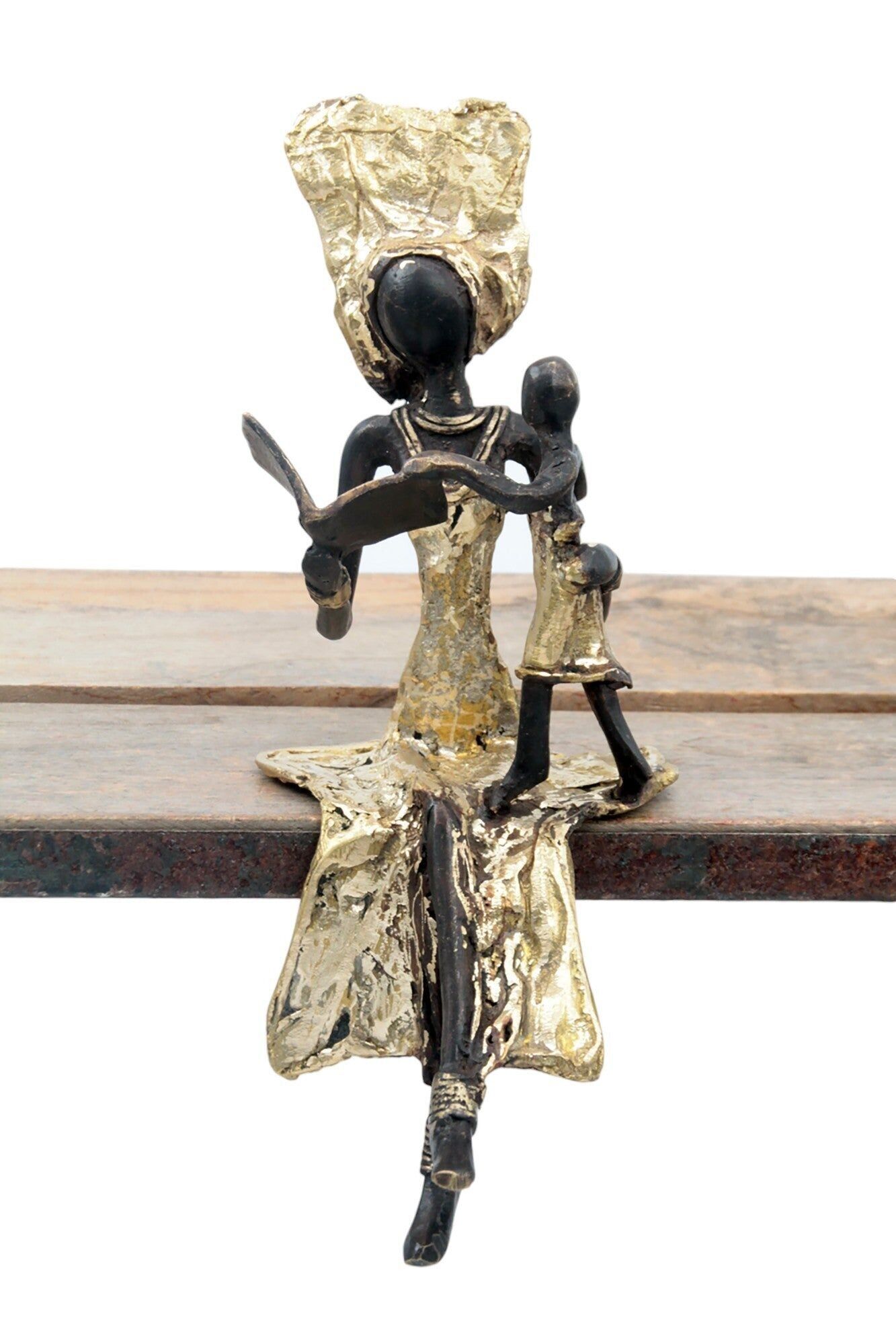 Bronzo seduto 25 cm dorato n°14