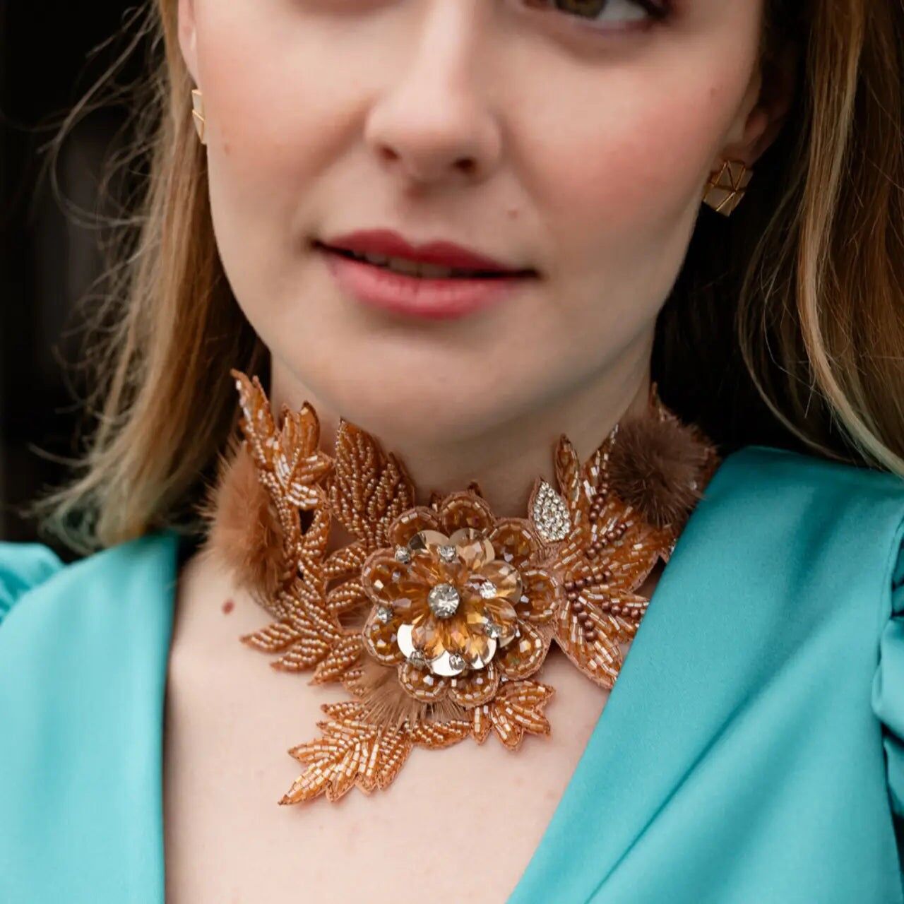 Collana ricamata con cammello Doralia