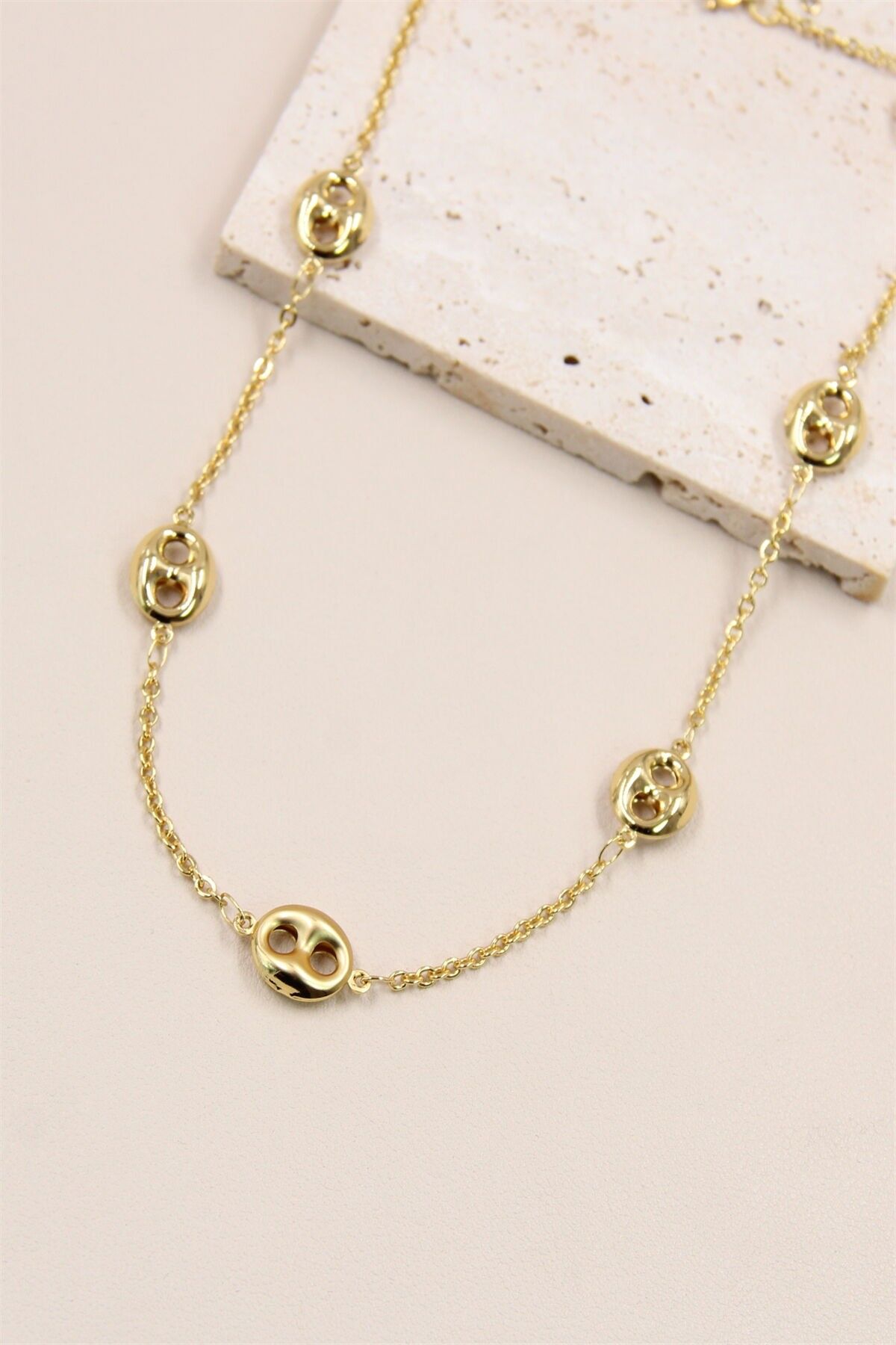 Collier Graine de Café en Acier Inoxydable : Un Accessoire Chic