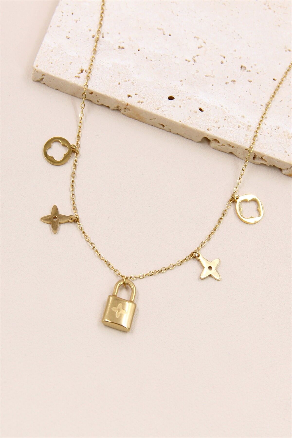 Edelstahl-Sternschloss-Charm-Kette: Faszinierende Modernität