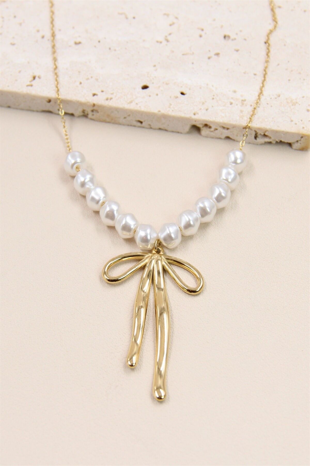 Fliege-Halskette aus Edelstahl mit Strass und Perlen