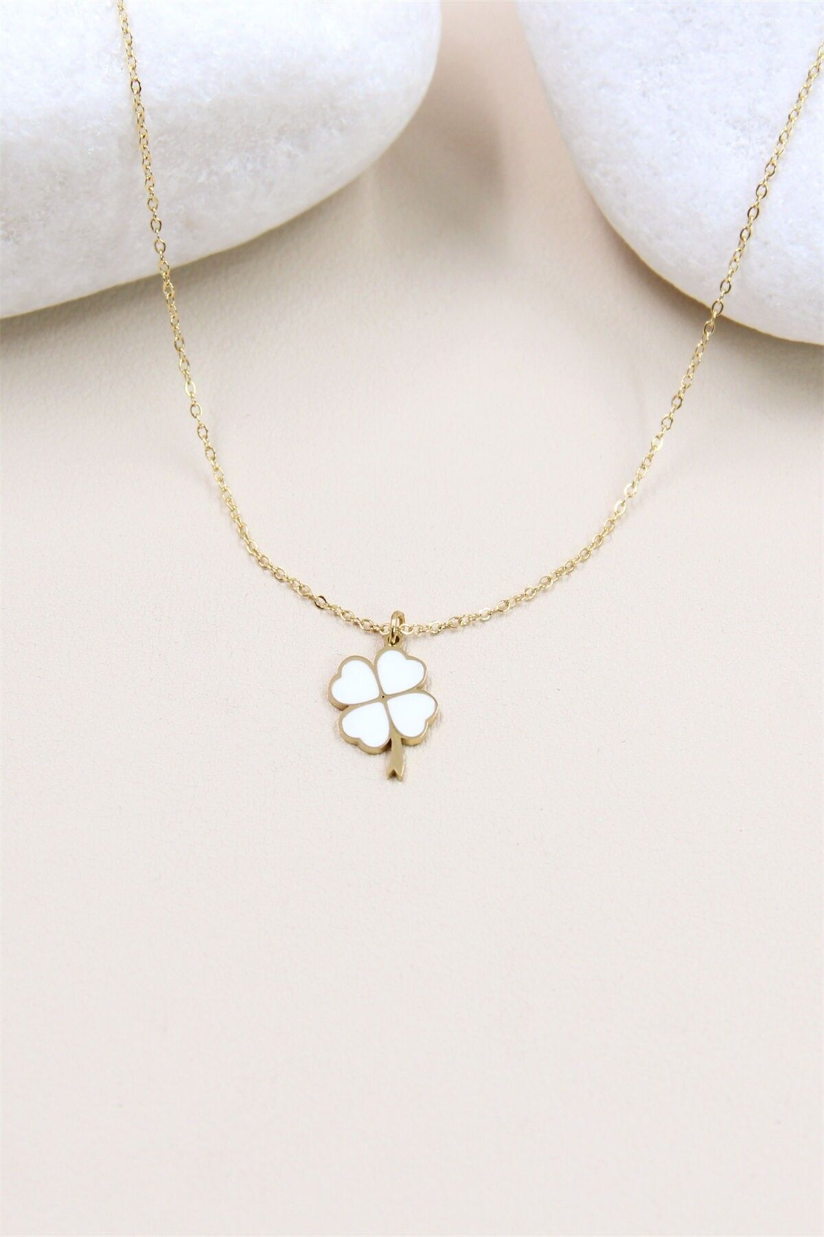 Emaillierte Kleeblatt-Halskette aus Edelstahl – Glück und Eleganz