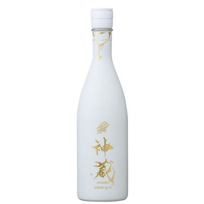KAGURA WHITE Saké Junmai Daiginjo 720ml
