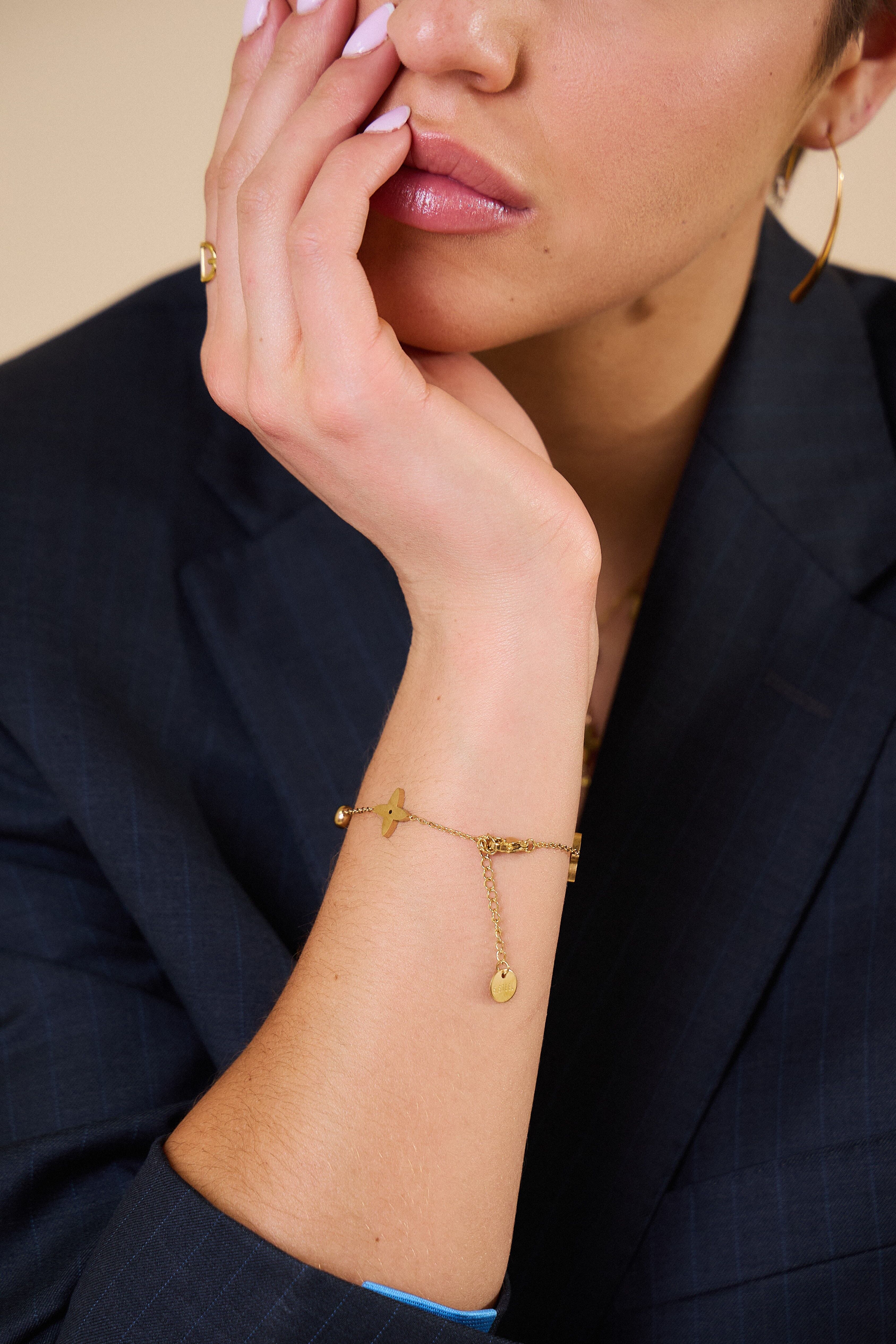 Sternarmband aus Edelstahl mit Strasssteinen: Ein Traumjuwel