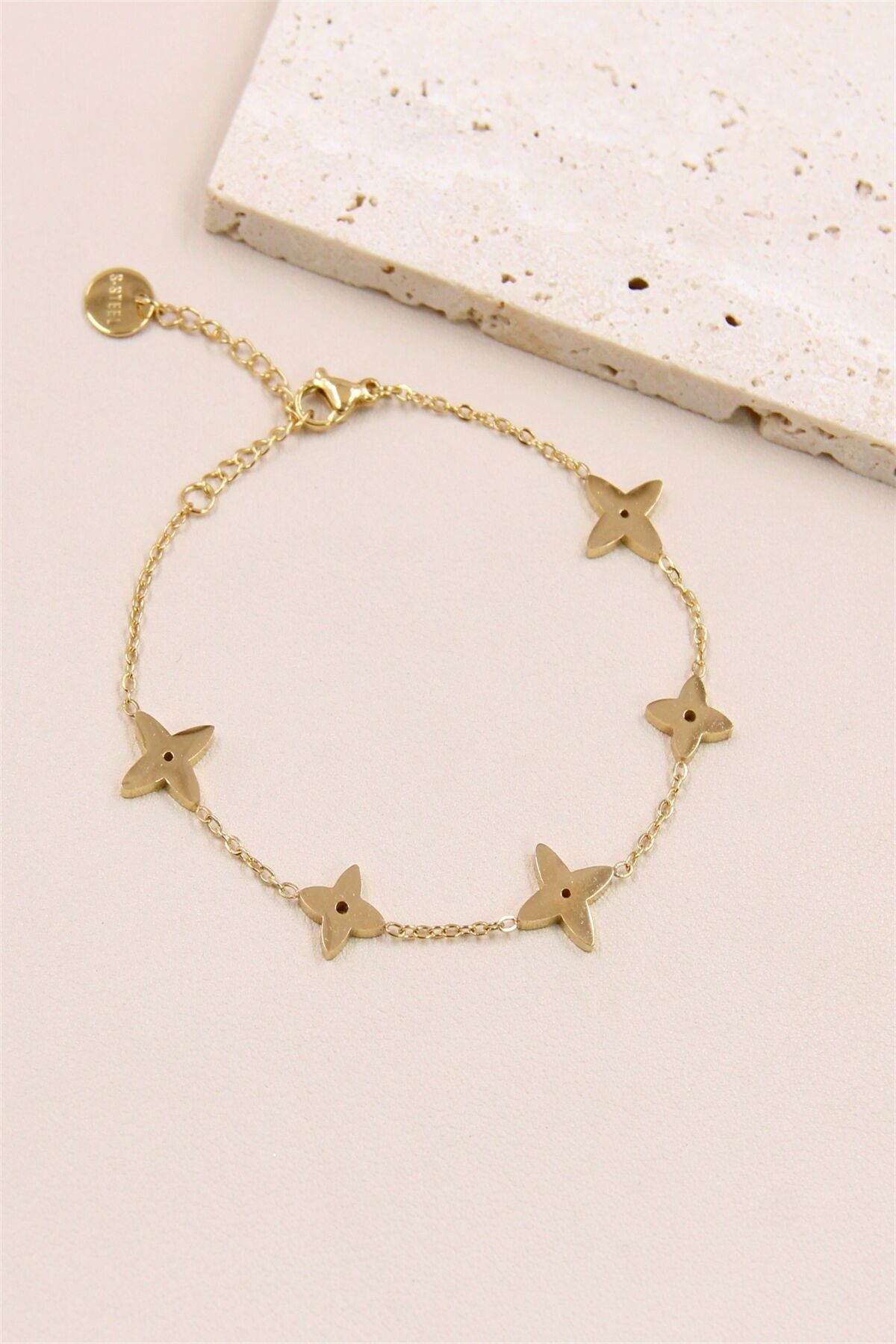 Sternarmband aus Edelstahl: Ein himmlisches und modernes Schmuckstück