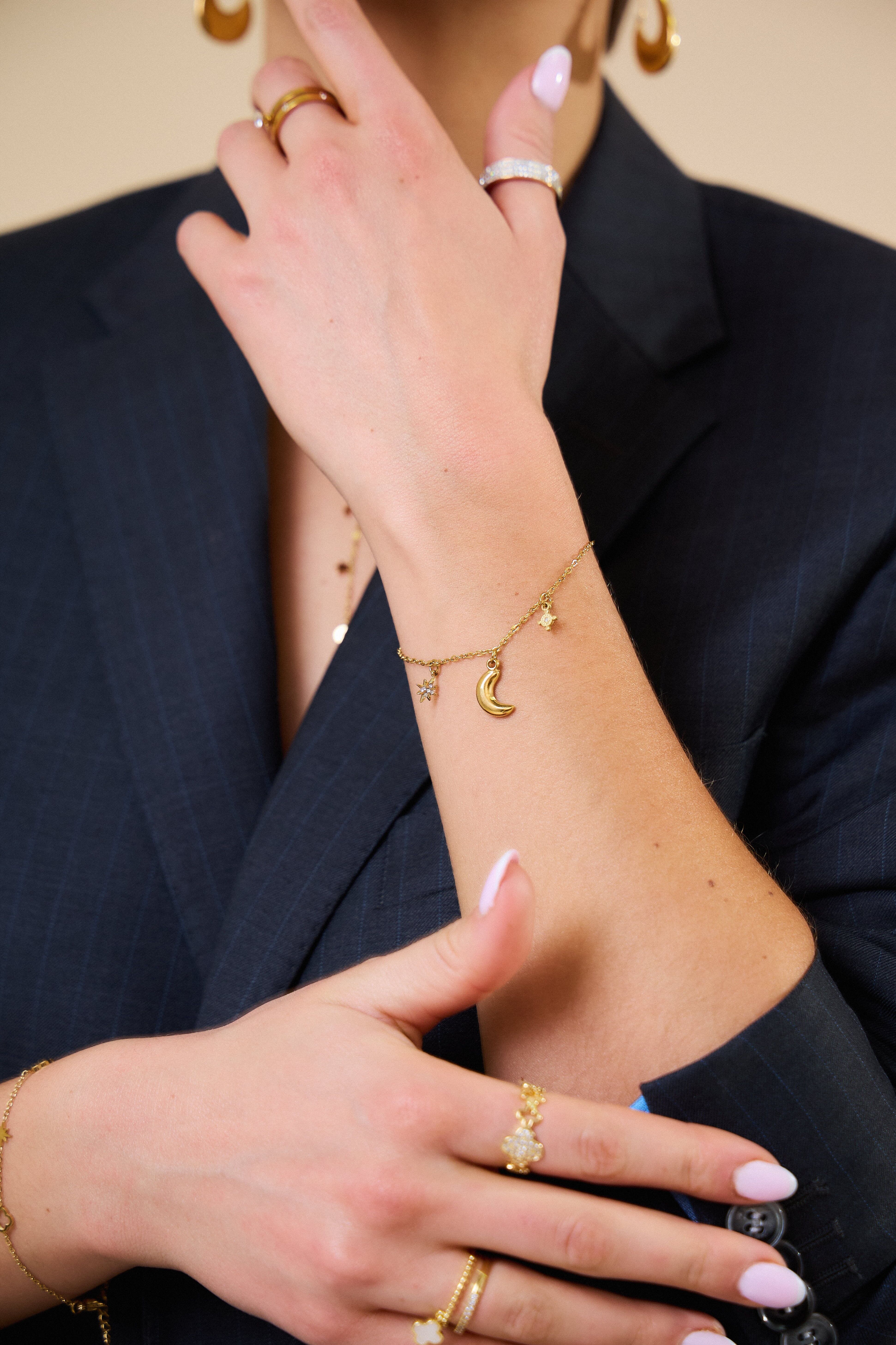 Bracelet lune avec breloque en acier inoxydable : Un bijou de rêve