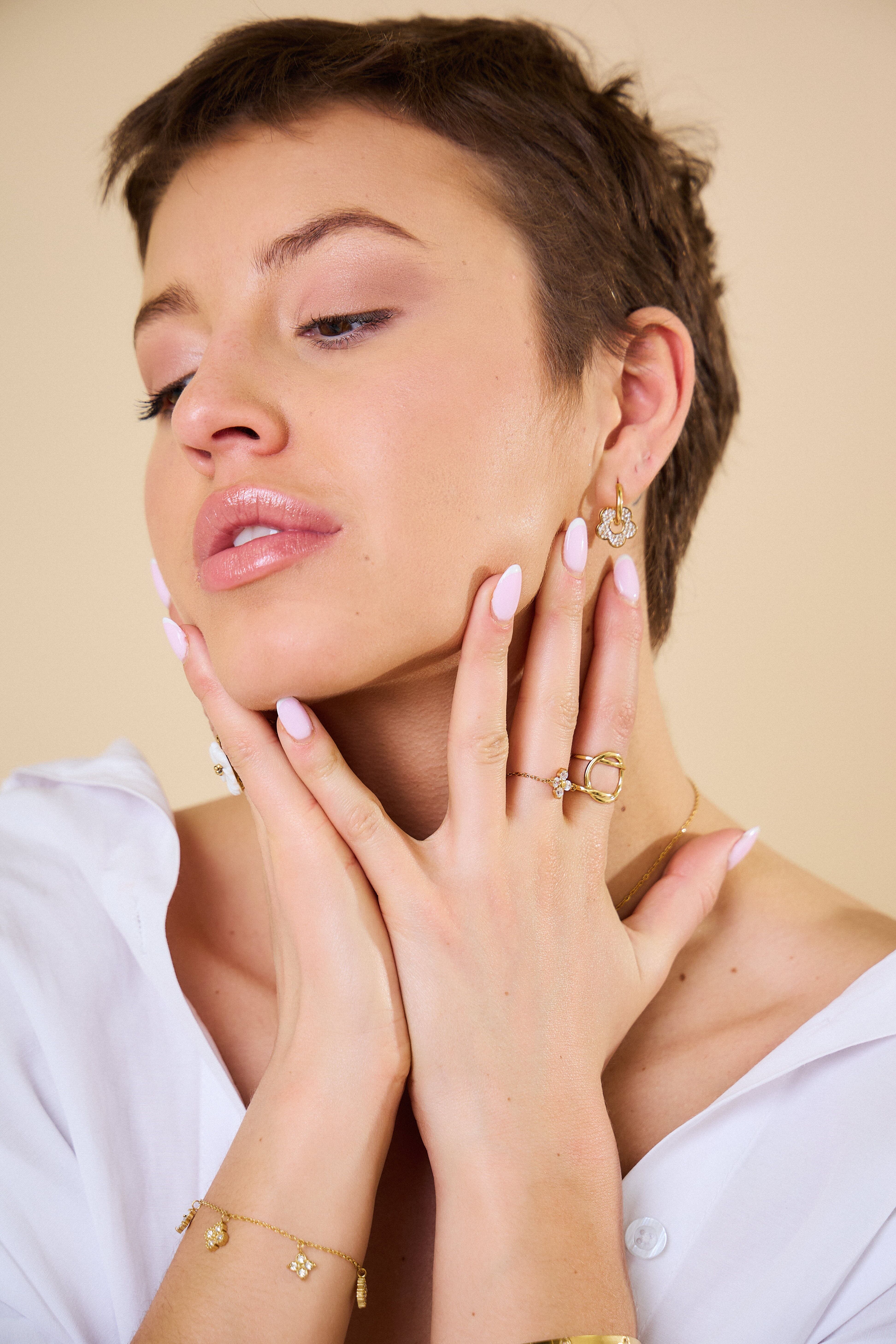 Bracelet breloques trefle  étoile en acier inoxydable : Un bijou élégant