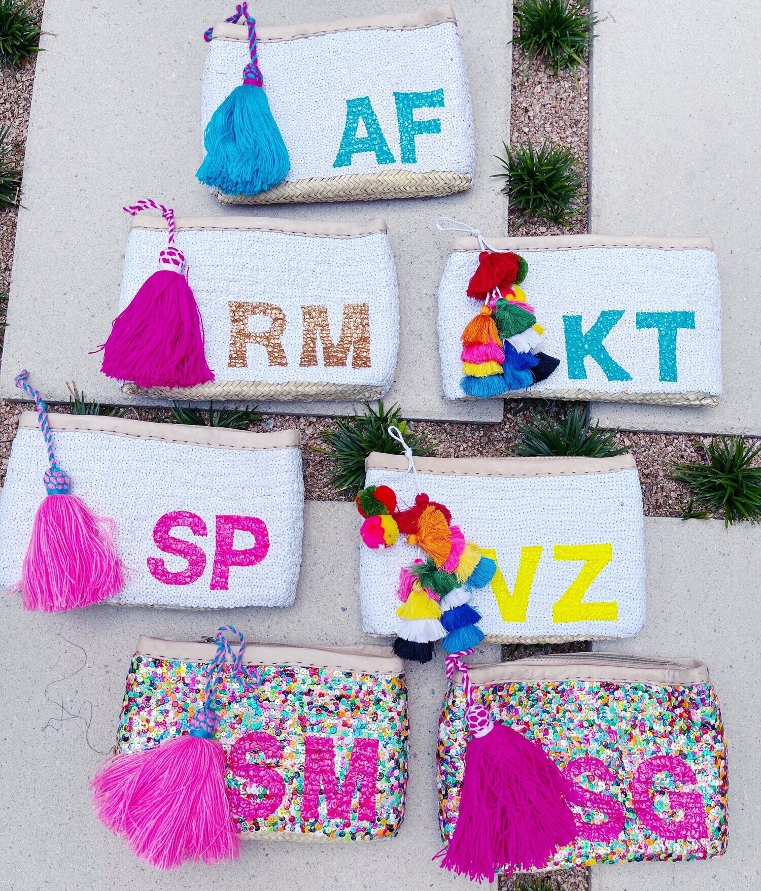 Pochette in paglia con paillettes e monogramma personalizzato – Fatta a mano in Marocco (all'ingrosso)