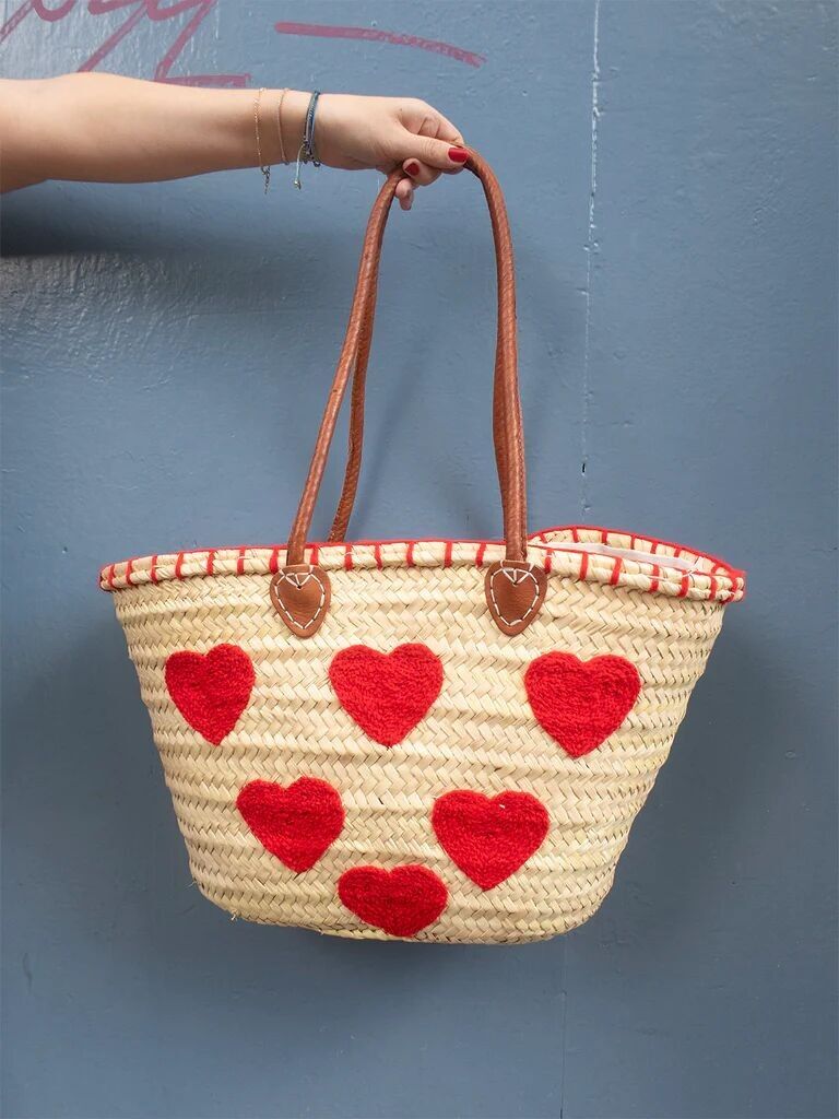 Strohtasche mit Herzstickerei – Handgefertigt in Marokko (Großhandel)