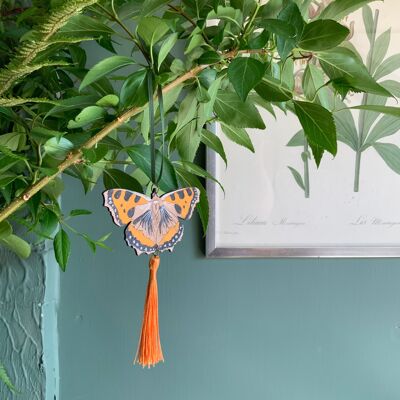 Décoration à pompon en forme de papillon en écaille de tortue