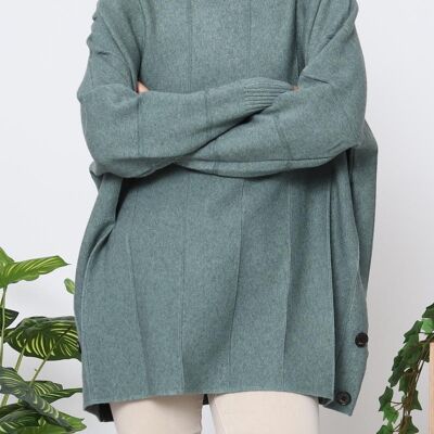 Suéter oversize con botones laterales: comodidad y elegancia informal