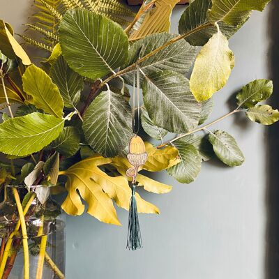 Decorazione con nappa di ghianda