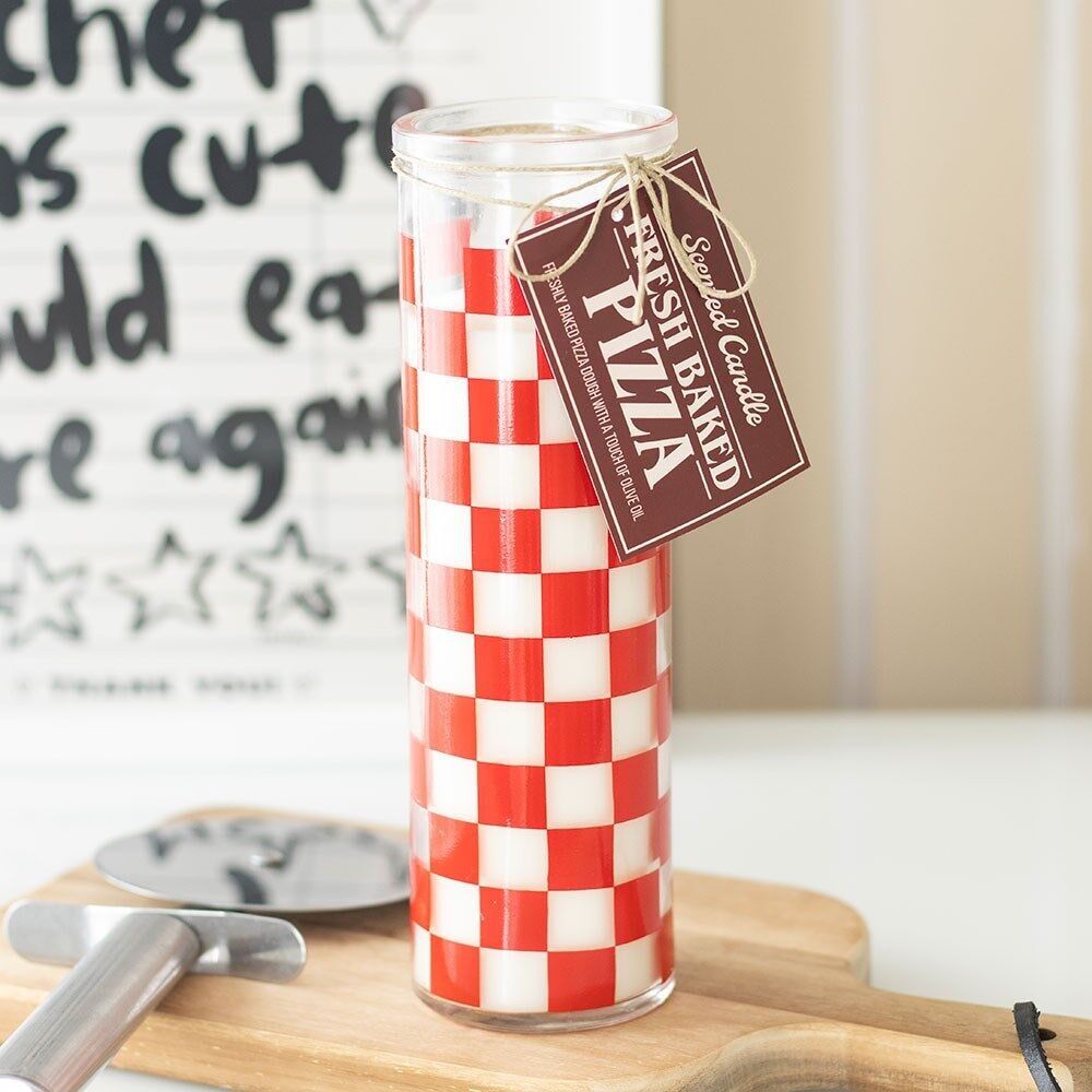 Candela profumata a forma di tubo per pizza appena sfornata