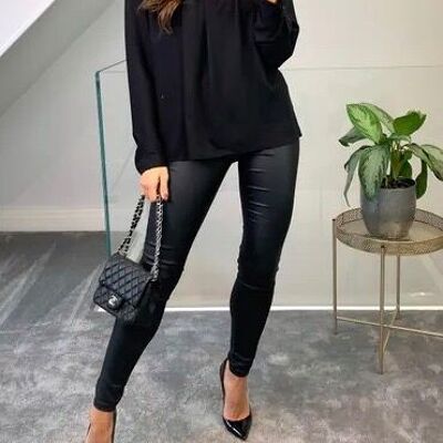 Long Sleeves Oversized Top with Details in Black