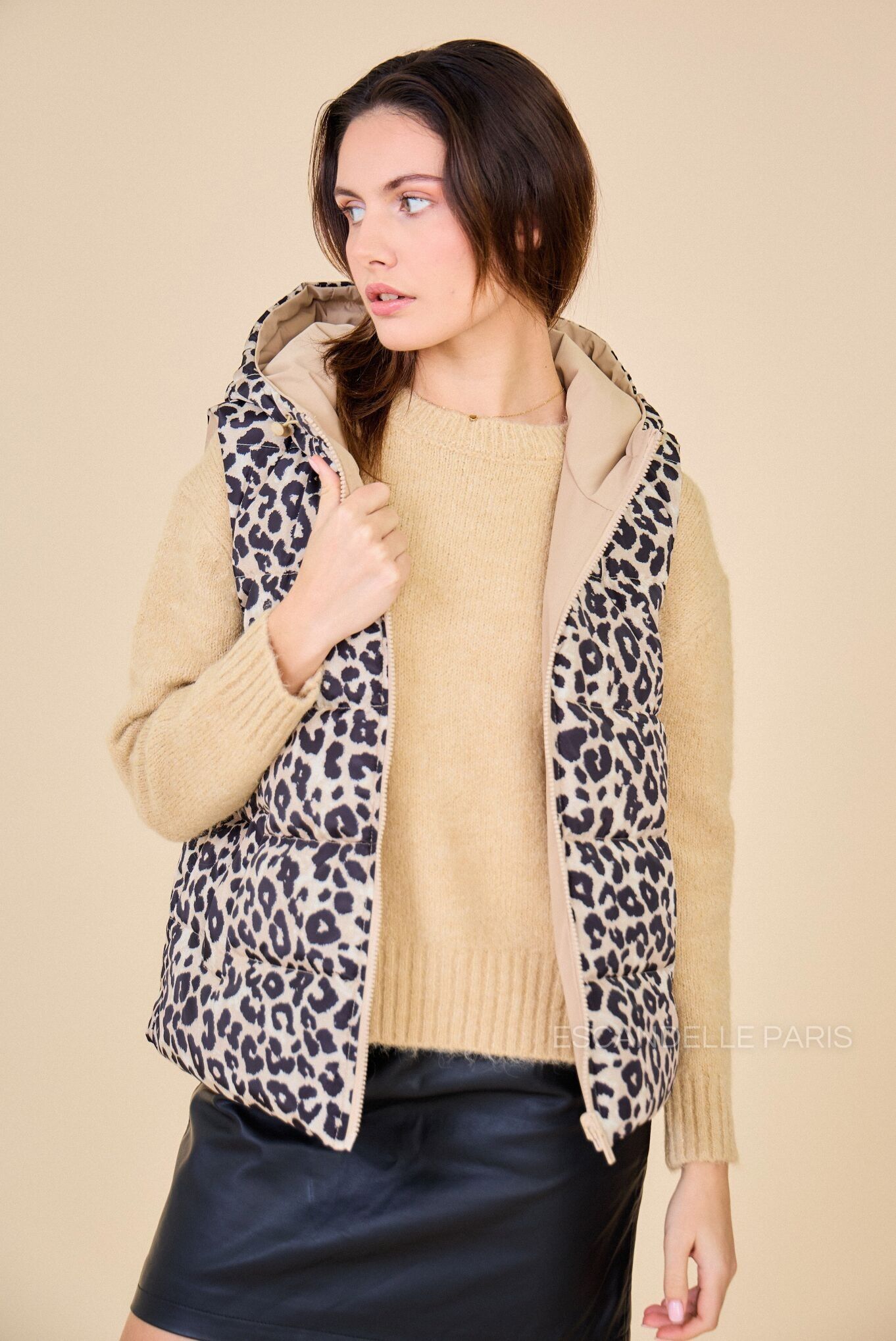 3183Leopard - Piumino corto senza maniche con stampa leopardata