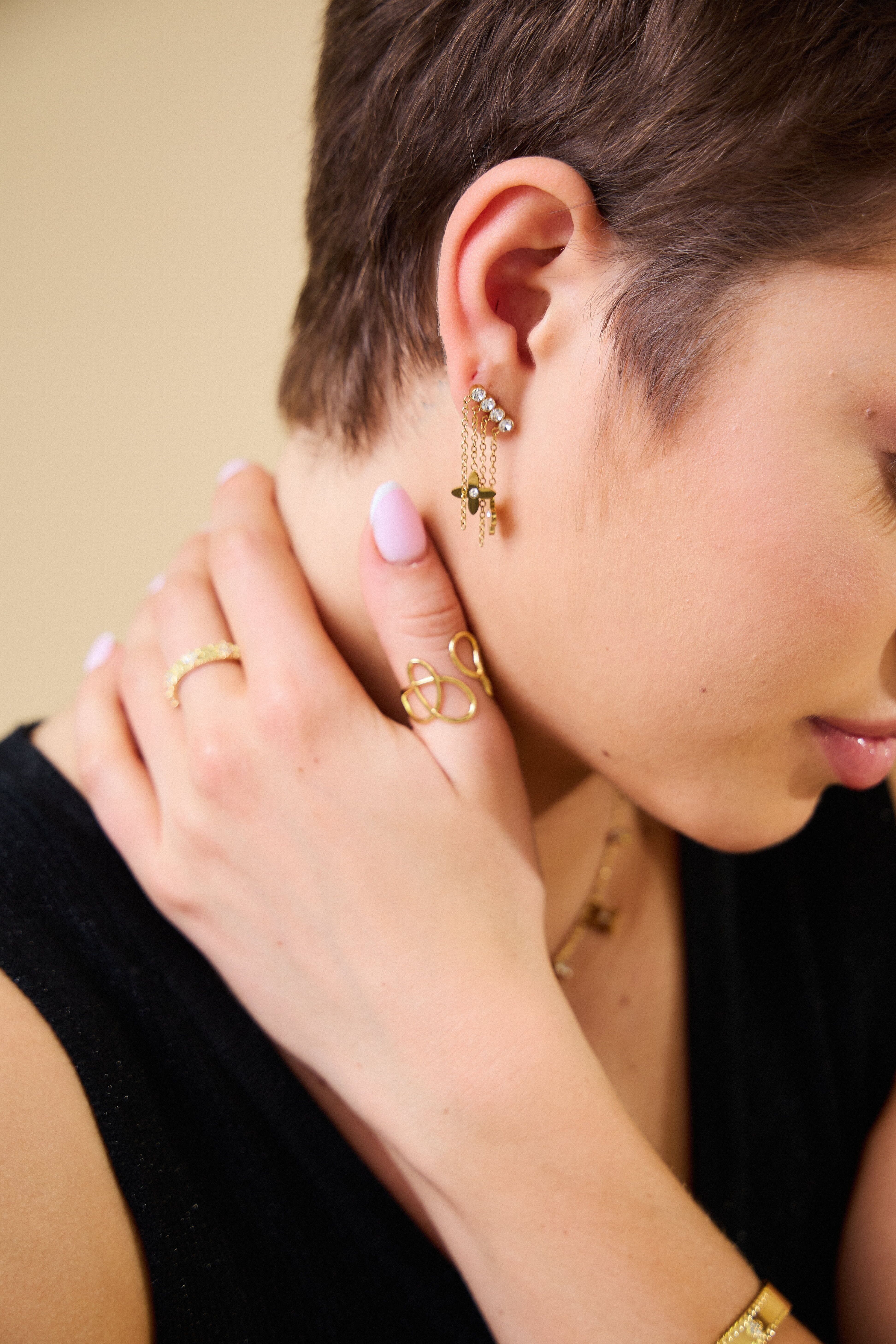 Ohrhänger Sternblume aus Edelstahl: Charme und Modernität