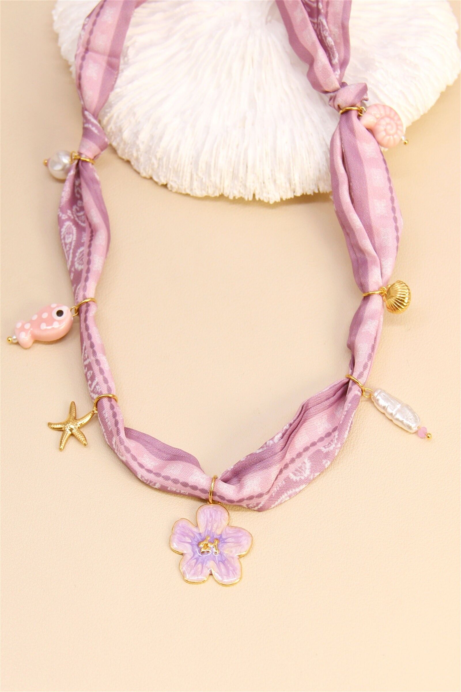 Halskette mit rosa Schleife und lila Blume – Süßer Sommer-Charme