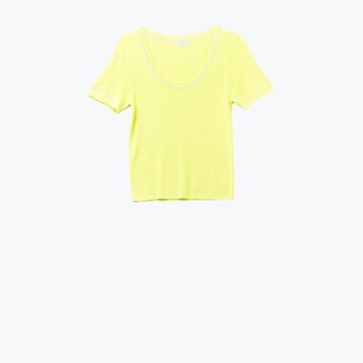 Pull à manches courtes jaune avec couture argentée au col rond