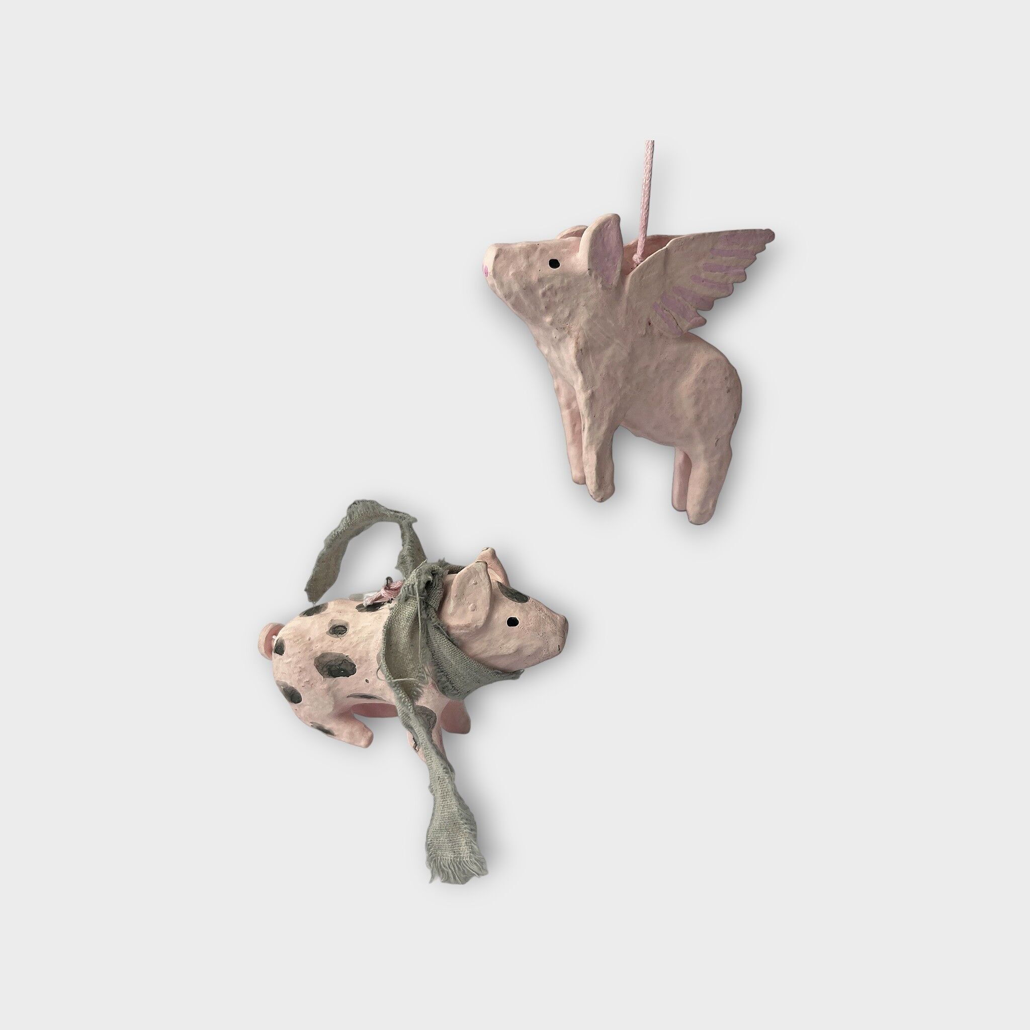 Adornos de cerdo: Cerdo volador y cerdo con lunares