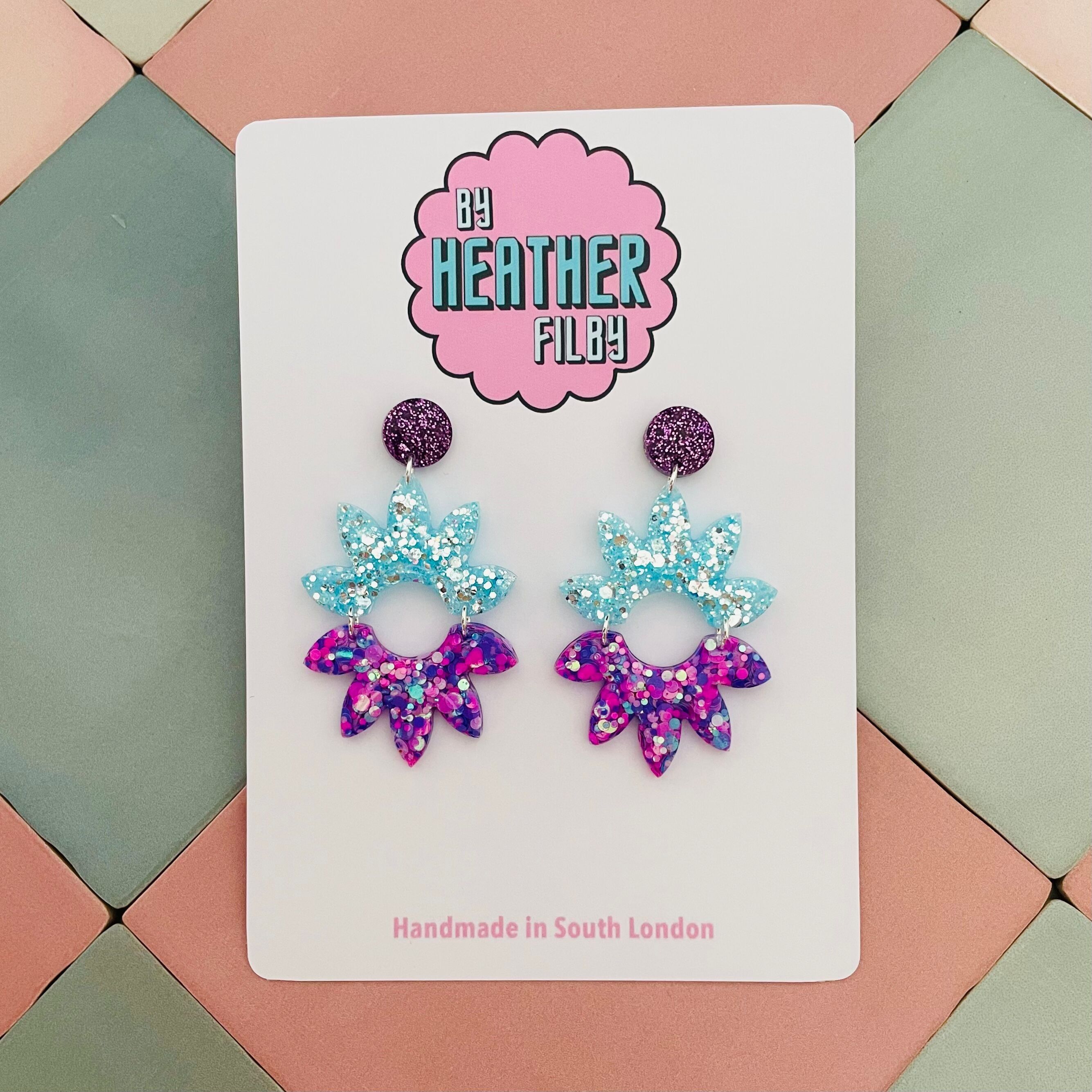 Geometrische Glitzer-Harz-Ohrringe