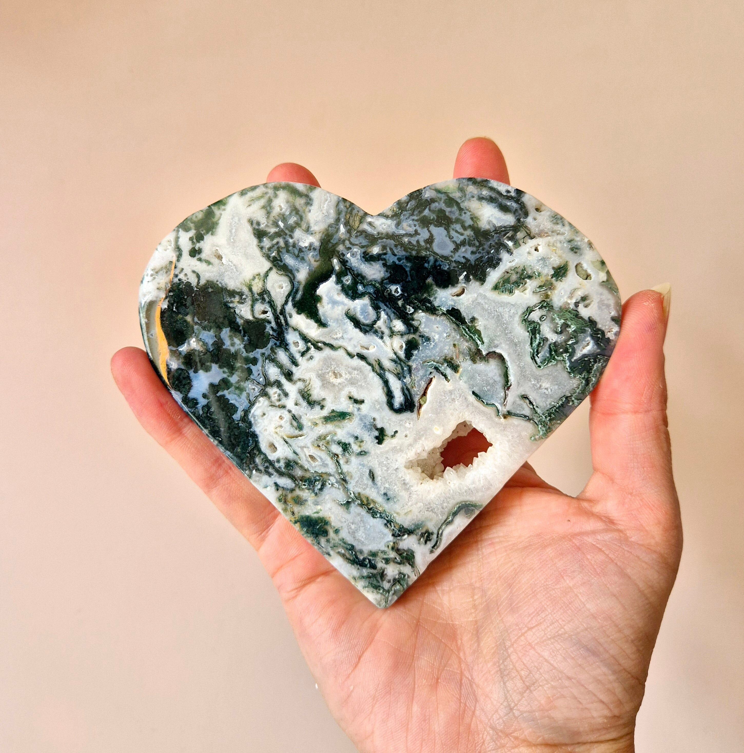 Cœur en agate mousse druzy sur support métallique – n° 96, 270 grammes