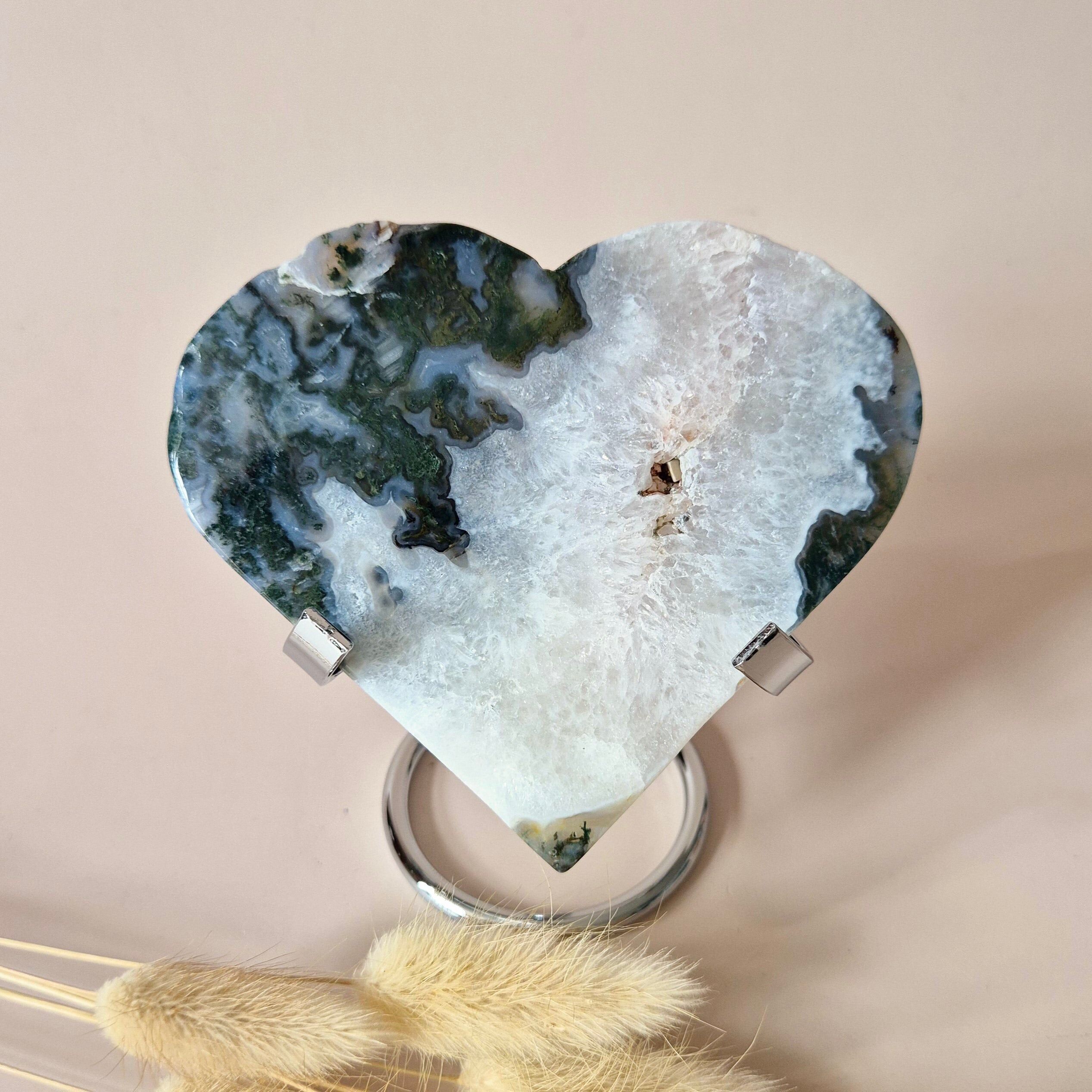 Cœur en agate mousse druzy sur support métallique – n° 99, 263 grammes