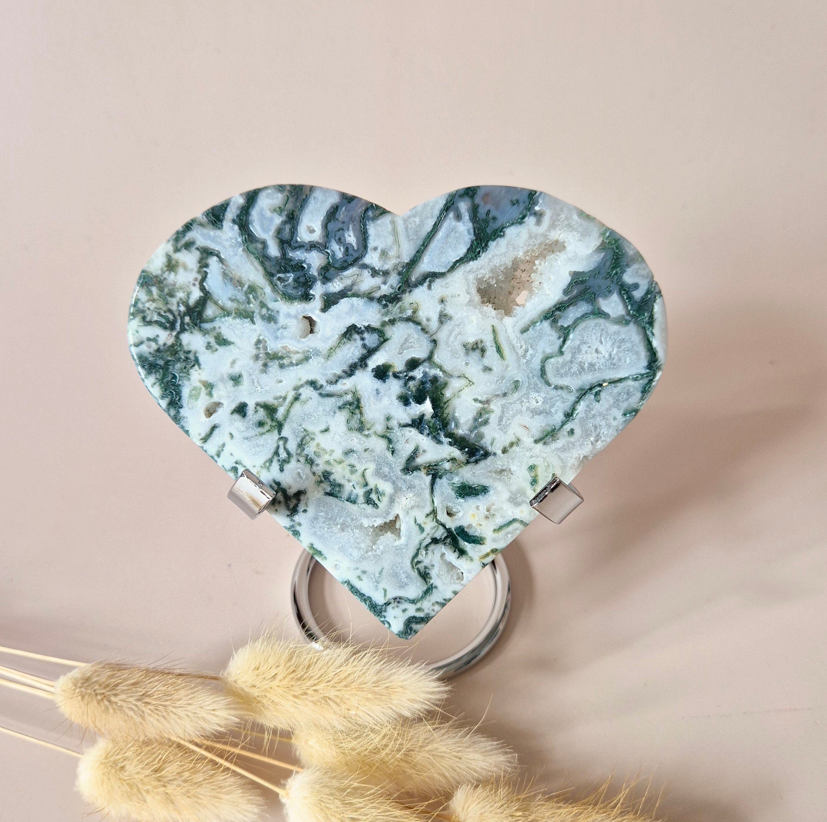 Cœur en agate mousse druzy sur support métallique – n° 103, 255 grammes