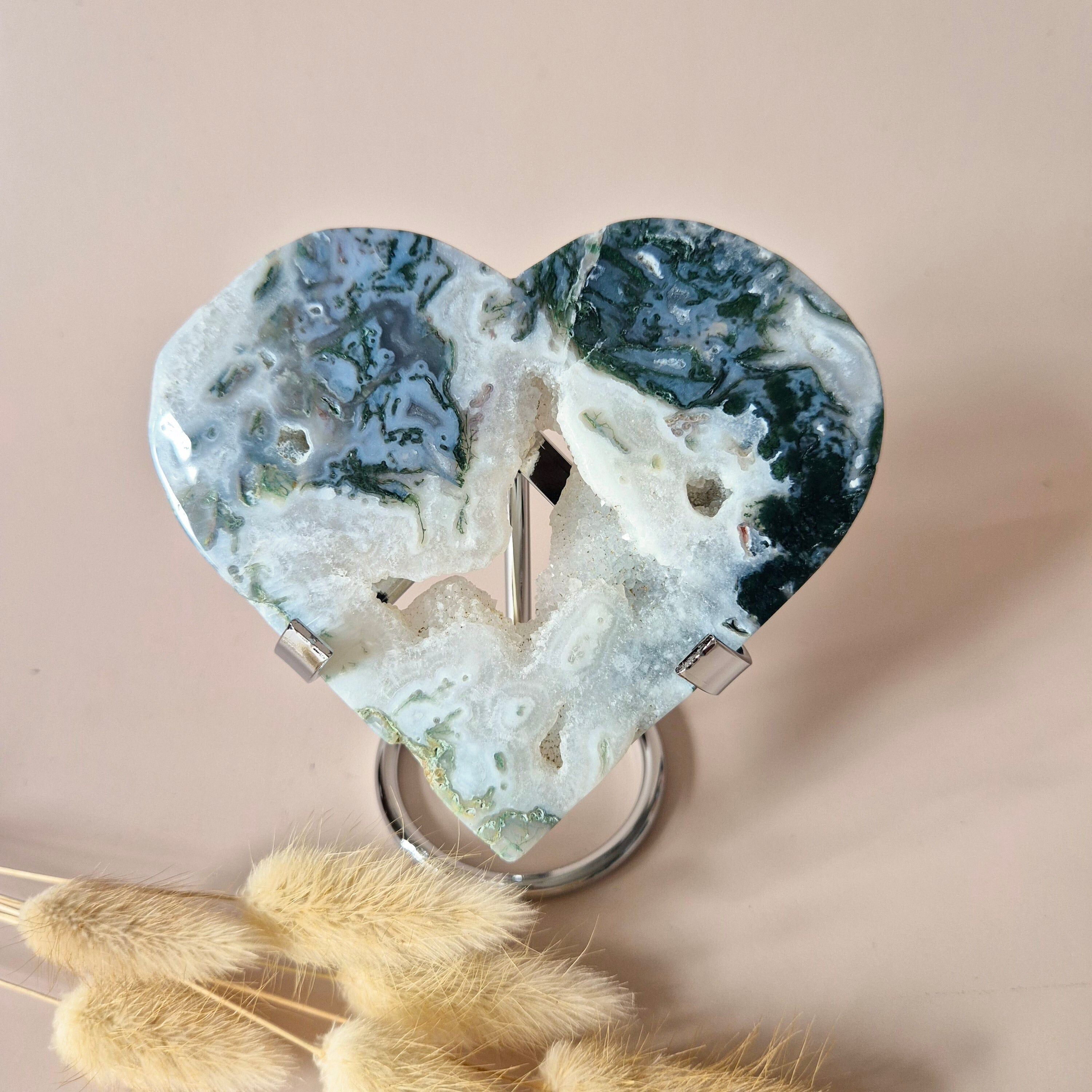 Cœur en agate mousse druzy sur support métallique – n° 107, 275 grammes