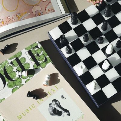 Schachspiel – modernes Design schwarz und weiß – dekoratives Brettspiel – Printworks