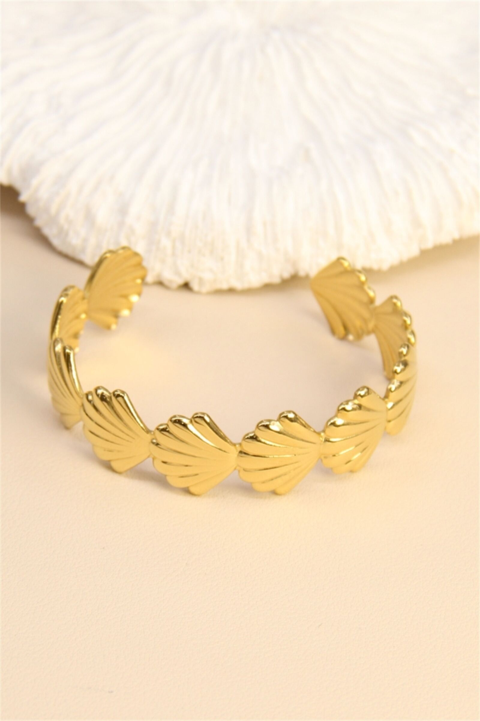 Bracelet Jonc Ajustable Coquillages – Acier Inoxydable Doré