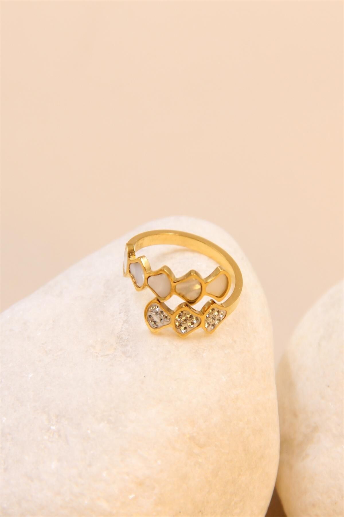 Bague en Acier Inoxydable Ornée de Strass - Éclat de Prestige