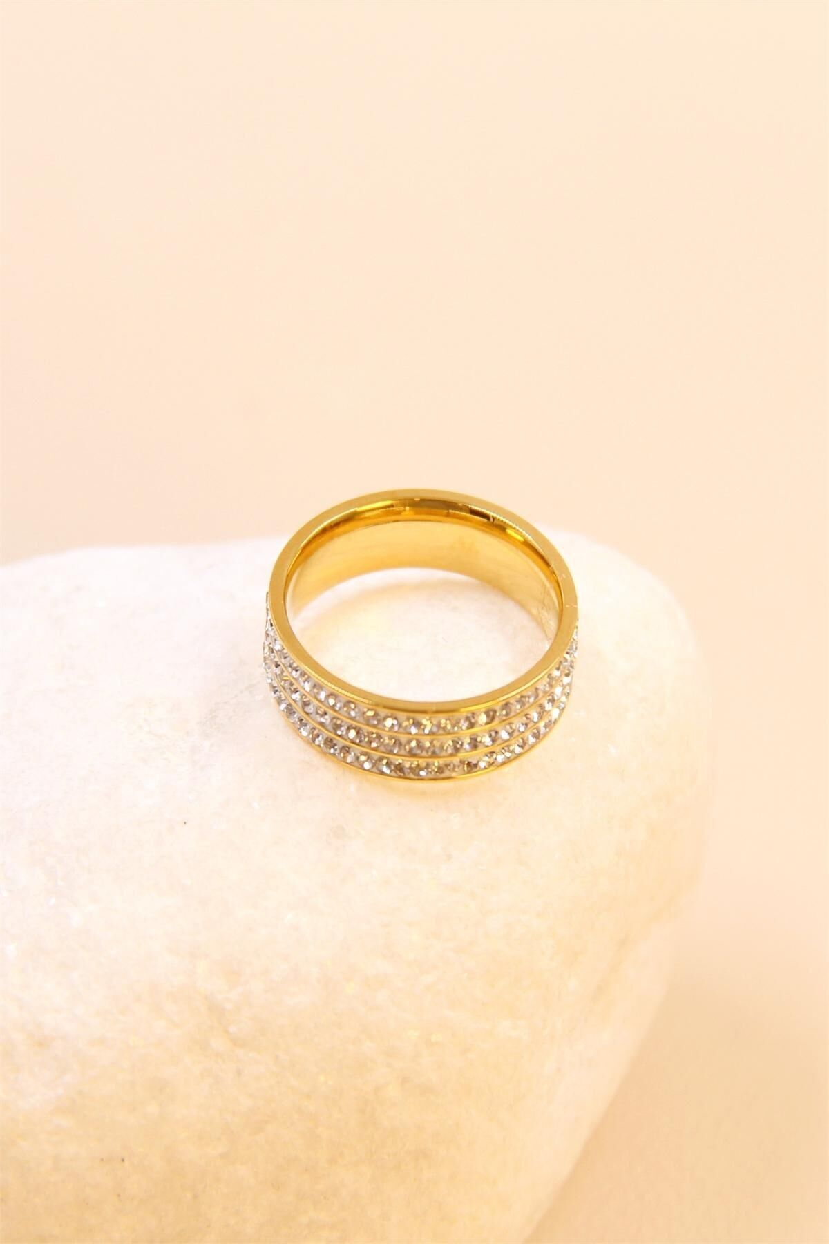 : Bague en Acier Inoxydable Ornée de Strass -L'Éclat des Sens