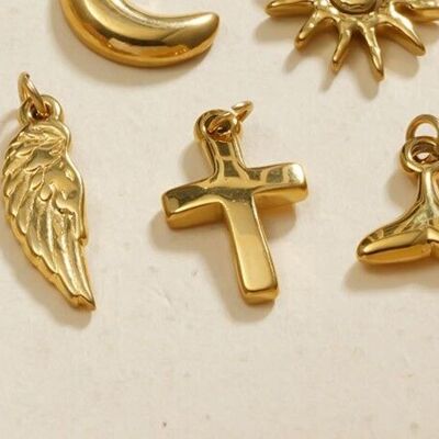 Set of 3 golden cross pendants