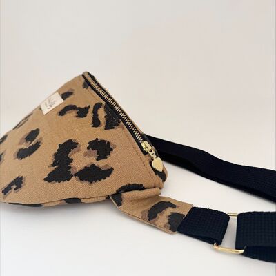 Riñonera con estampado de leopardo