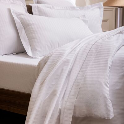 Taie d'oreiller 50 x 70 cm "Prestige" 100% Satin de coton Peigné avec fines rayures / 120 fils /cm² finition point bourdon