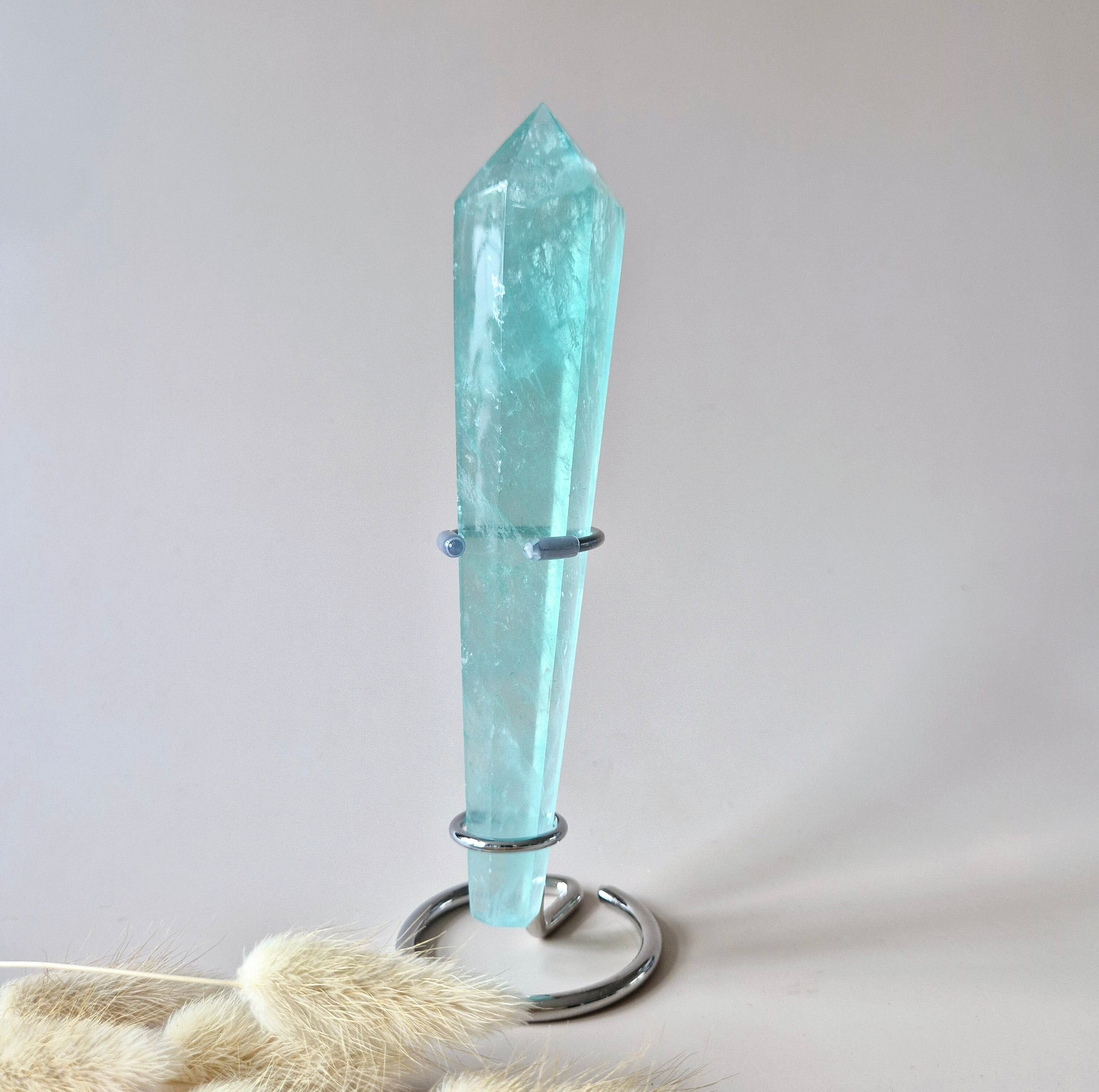 Pierre précieuse A+ Sceptre / Baguette en Fluorite Verte - Fluorite Verte - 17,5cm 277 grammes incl. défaut aléatoire
