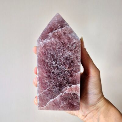 Obélisque de pierres précieuses en quartz fraise XXL (850 g)