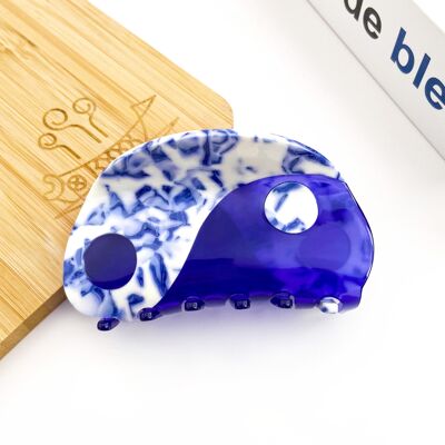 Blue-White Tai Chi Bagua Diagram Acetate Hair Claw Clip