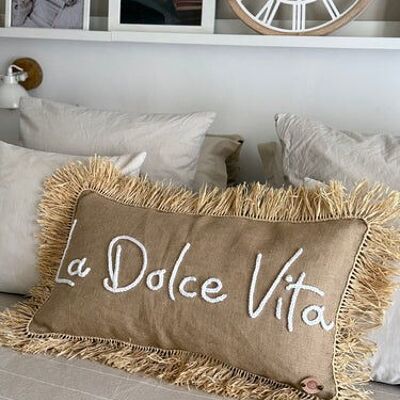 🪡 "La Dolce Vita" Raffia Fringe Pillow – Handmade Moroccan Decorative Cushion