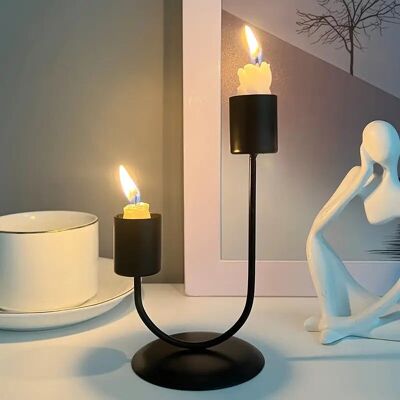 Candelabro doble cónico negro mate para cenas románticas a la luz de las velas.