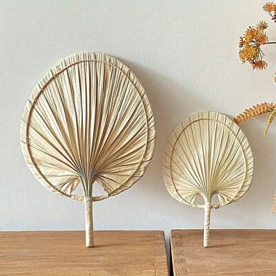 Island Vibes, éventail artisanal en feuilles de palmier