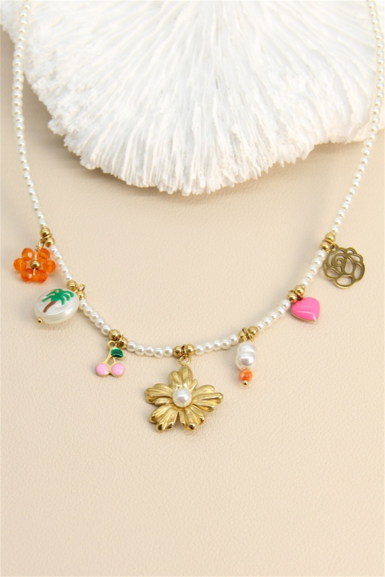 Collier Fantaisie Perlé & Charms Colorés – Esprit Estival