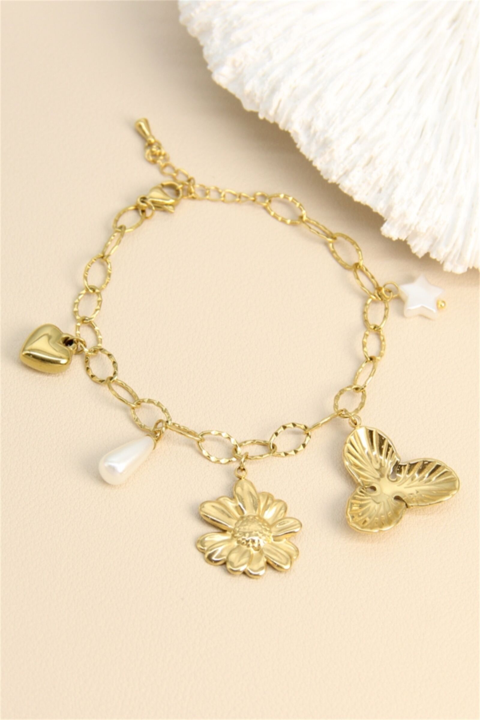 „Golden Poetry“ Armband – Fantasy Charms und Edelstahl