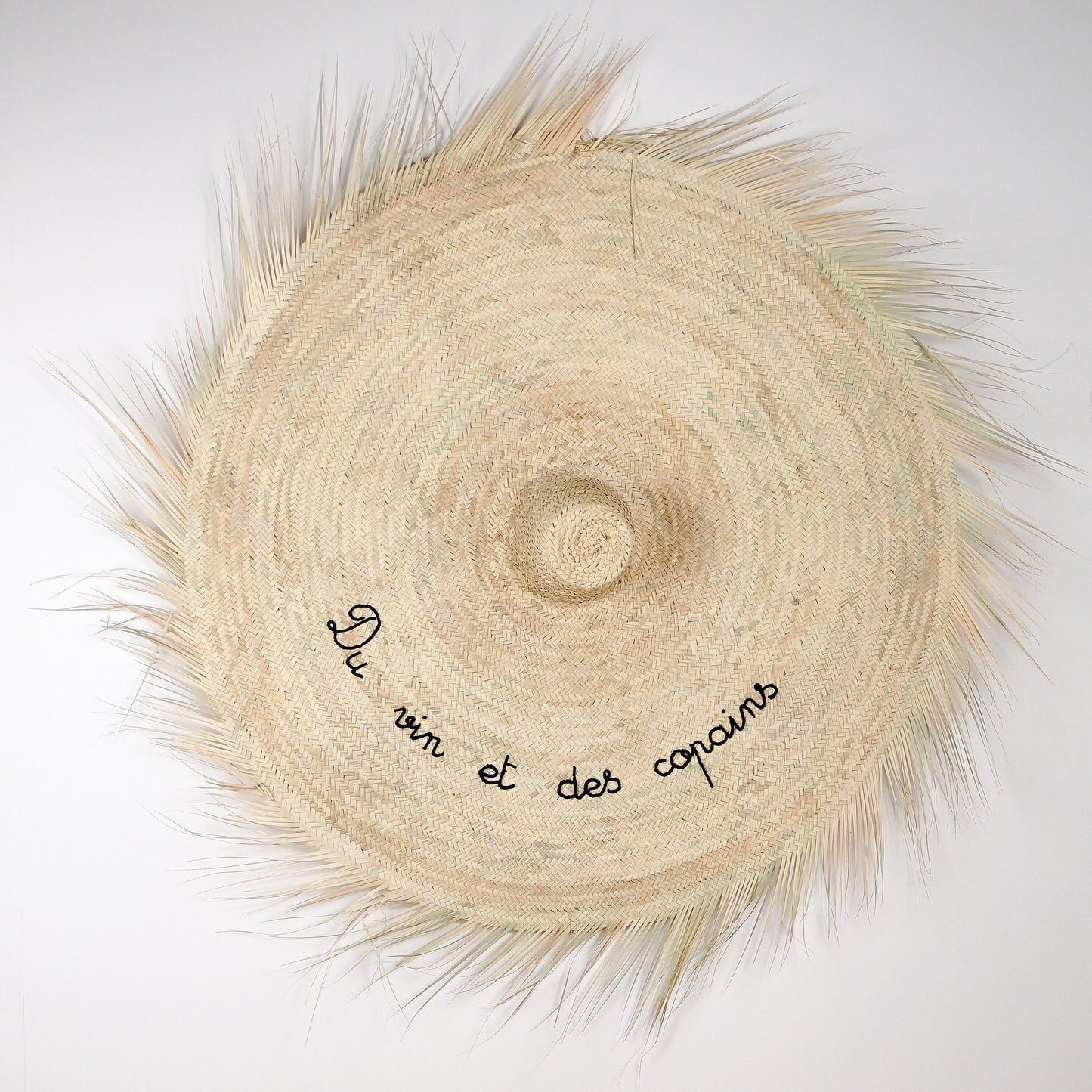 🧵 Anpassbarer marokkanischer Wandhut mit Fransen – handgewebte Palmblattdekoration