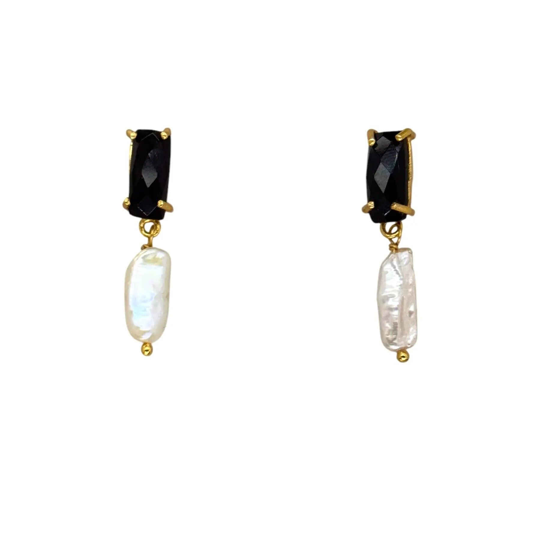 Orecchini in onice nero e perle