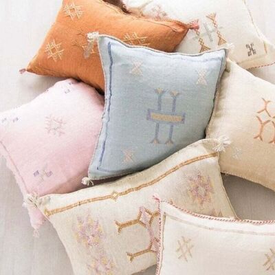 🌿 Handwoven Cactus Silk Pillow Cover – 50x50 cm | Moroccan Aloe Vera Textile | Unstuffed