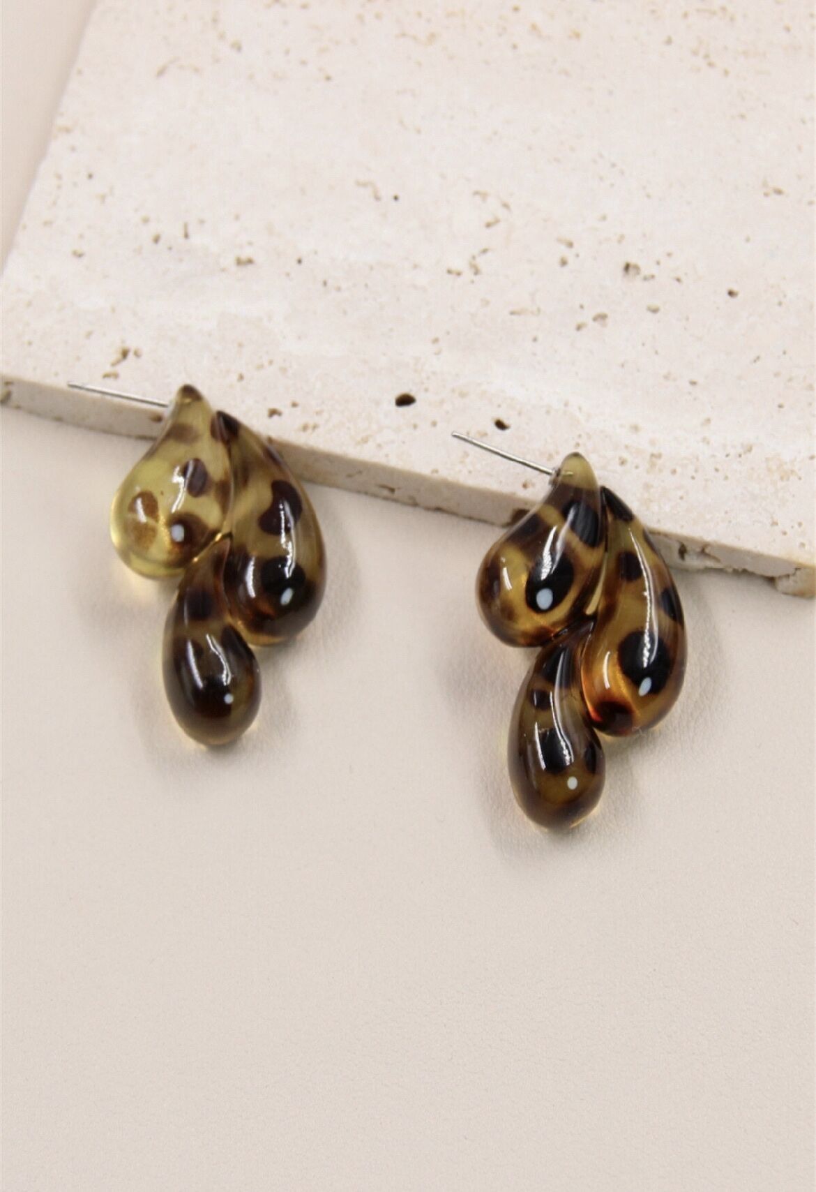 Leoparden-Ohrhänger: Ein unwiderstehliches Modeaccessoire